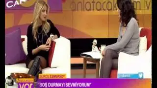 Burcu Esmersoy mini bacak şov 2014