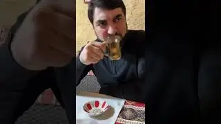 Мимино  Вы почему кефир не кушаете   Ларису Ивановну хочу