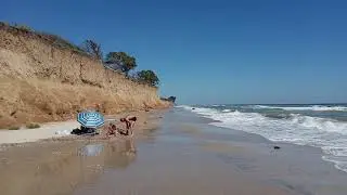 Пляж в поселке Лебедевка в Одесской области