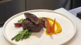 Thành phẩm Bò Rossini và Gan Ngỗng cùng với Sốt cam cà rốt & Sốt nấm Morel (nấm bụng dê)