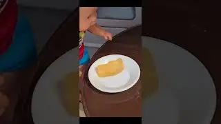 НЕ ЕШЬ С ПОЛА! ТАМ микробы! #shorts