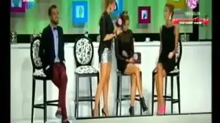 ivana Sert ve Özge Ulusoy Mini Etek Frikik