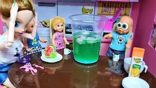 HOW MANY SAUSAGES ARE IN THE SAUSAGE? Katya and Max are a fun family! Funny dolls TV series