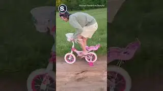 Dad and Daughter Swap Places for Family Bike Ride