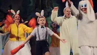 БЕГСТВО ОТ БЕЛЫХ ПЧЕЛ,  или ПУТАНИЦА В СКАЗОЧНОМ ЛЕСУ
