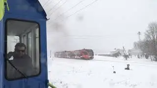 Штадлерский дизель-поезд 2428 и тепловоз ТЭМ2-688 / Stadler DMU 2428 and TEM2-688