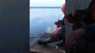 Открытие фидерного сезона на Селигере.Первый подлещик.Поймал-отпустил.