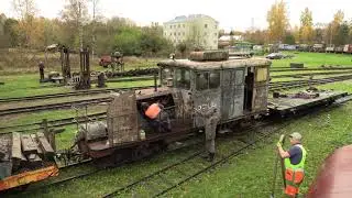 Запуск мотовоза ЭСУ-2а / Engine start of narrow gauge ESU-2a locomotive