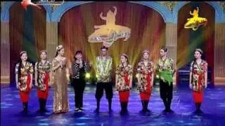 Уйгуры танцуют узбекский танец 