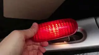 Renult Trafic II. Стоп повторитель перестает гореть.