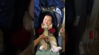 Marunong ng maghawak ng bottle #milk #baby #babygirl #precious #happymoments