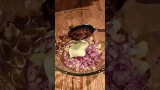 салат с копчёной рыбой