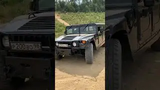 СВЯТОСЛАВ ЗА РУЛЕМ HUMMER военного образца. 