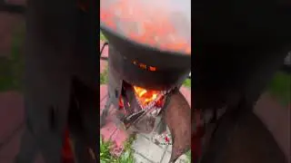 Дикие ВОЛЖСКИЕ РАКИ в КАЗАНЕ на костре, с дымком!🦞🔥💨 