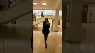 Walking in high heels 👠  