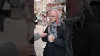 Проверяем прохожих на знание обществознания!