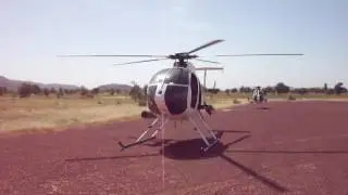 Охотнички MD-500 Defender сели для дозаправки в Duentza