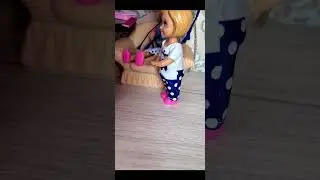КАК СОБИРАЮТСЯ В ШКОЛУ😂😂 ДЕВОЧКИ И МАЛЬЧИКИ куклы истории ДАРИНЕЛКА #shorts