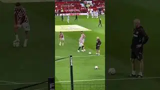 Ronaldo Watching Donny Van De Beek skills | Manchester United Warm Up #cr7 #manutd #shorts