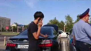 Полицейские заставили водителя снять тонировку в Алматы | NurKZ