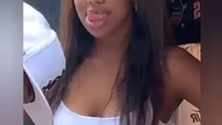 Teenage girl's reaction to an erect penis.ردة فعل مراهقة امام قضيب منتصب