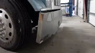 Погнул бампер. Скрываюсь от шторма