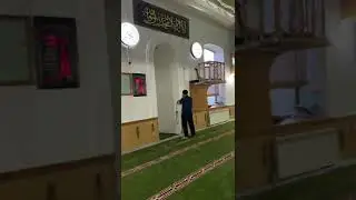 Азан читает имам села Н-Убеки и преподаватель медресе Куппа