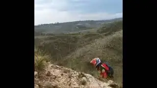 Мот  улетел в пропасть
