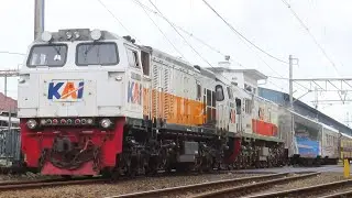 KERETA PANJANG DITARIK LOKOMOTIF DOUBLE TRAKSI !! Nonton Kereta Api KRL Stasiun Pasar Senen JAKARTA