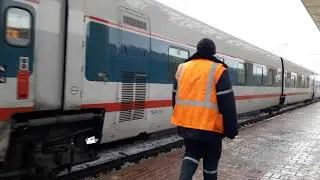 Прибытие скорого поезда номер 14 