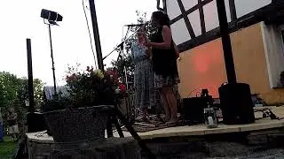 Tierra mi cuerpo: Corinna Gehre + Julia und Corina singen MAMA - Hof 19, 18. August 2023 #Naturesong