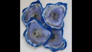 (48) Geode onderzetters in blauw/violet/silver grey/wit met blauwe steentjes.
