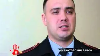 Из за гололеда водитель легковушки не смог повернуть и машина выехала на перекресток