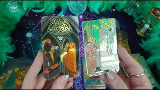 Золотое и серебряное пластиковое Таро. Обзор и сравнение колод.