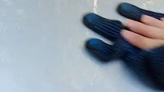 Спиртовые солфетки против тополиных почек на машине.