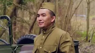 «Песенка фронтового шофера» (муз. Б.Мокроусова, сл. Н.Лабковского и Б.Ласкина) исполняет С.Турабаев