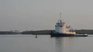 Quiet morning in FL, is that a TUG