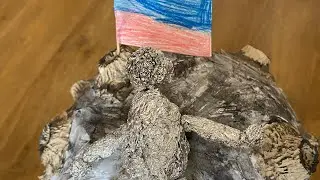День космонавтики был в апреле 😅
