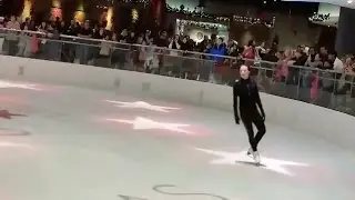 Johnny Weir, Rehearsal Clip: Galleria Dallas Tree Lighting, December 2016