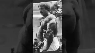 Mike Mentzer on EZ Curl Bar: Bicep Workout Myth Debunked? 