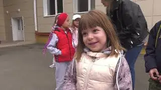 Театр под открытым небом посмотрели воспитанники детского сада «Филиппок»