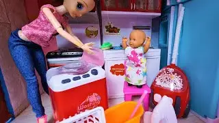 МАКС КАК ЗОЛУШКА! КАТЯ И МАКС ВЕСЕЛАЯ СЕМЕЙКА! Смешной сериал живые куклы Барби Даринелка ТВ