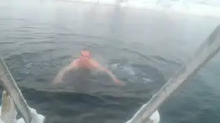 Купание в мороз. Куженерский район. Юледур ял. У деревни Юледур, затем - афиша клуба в Тошто Юледур