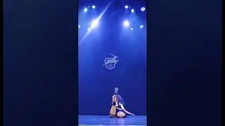 Polly Oricci спешит вам напомнить с каким настроением надо проживать дни.