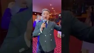 Александр Олешко поёт и не попадает в ноты 