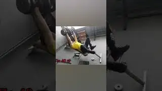 жим гантелей
