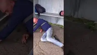 ОЛЕГ МОНГОЛ ПРИШЁЛ РАЗБУДИТЬ СВОИХ ДРУЗЕЙ!