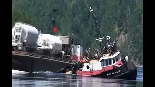 The Best Pirate I've Ever Seen meme (Capsized tugboat)