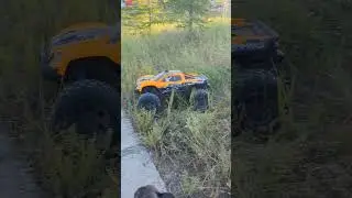Радиоуправляемая машина x maxx тянет ребенка. Traxxas