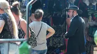 Еврей покупает трусы на Одесском Привозе и танцует 